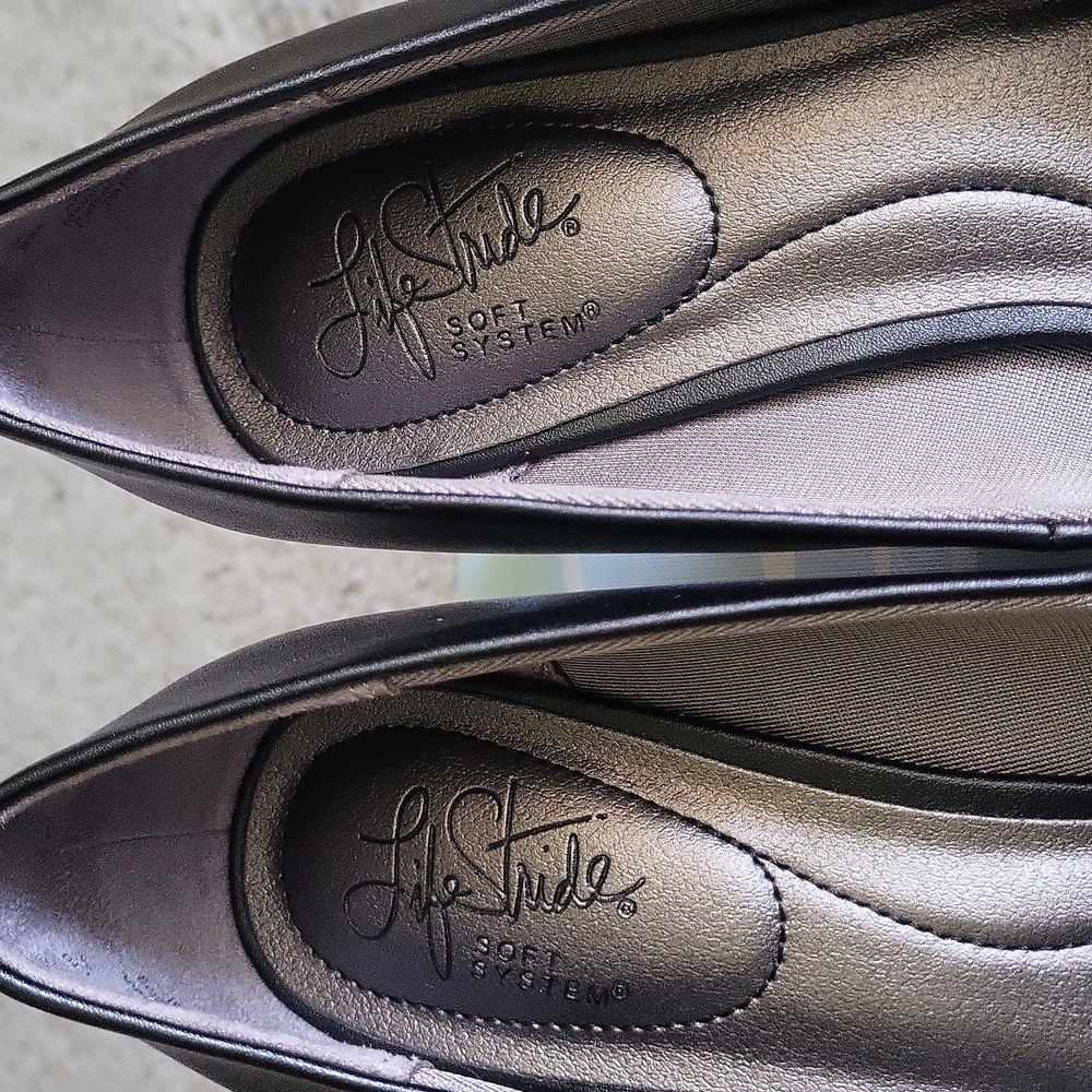 Shoes - Picture 3 of 6